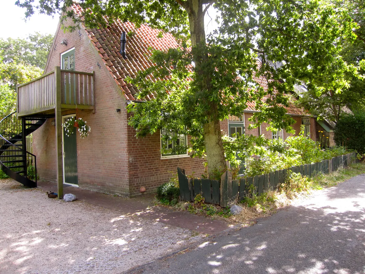De eigen opgang van Atelier aan Zee