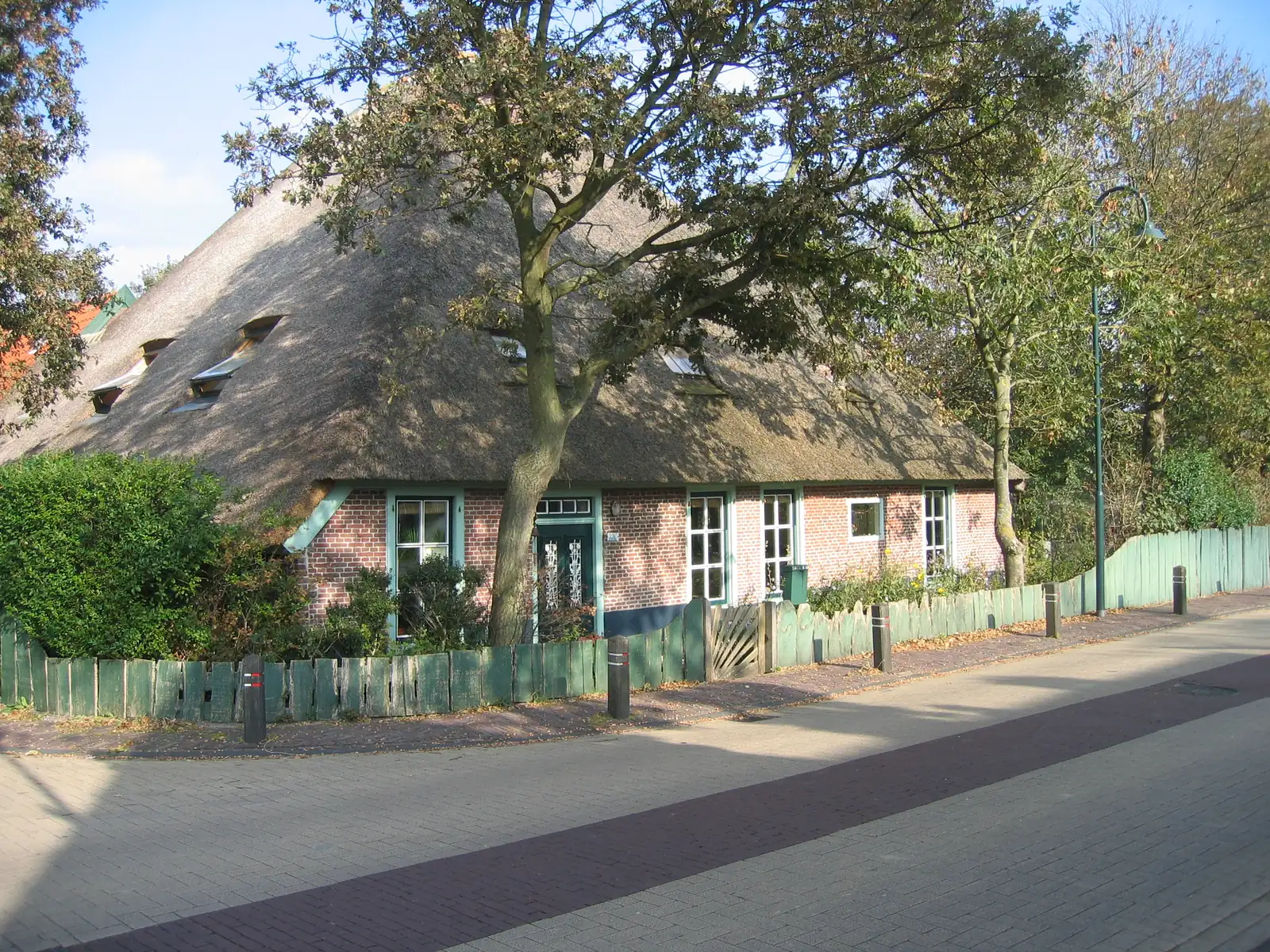 Stolpboerderij Roos & Linde vanaf de straat